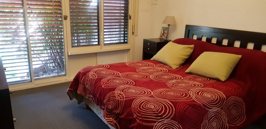 OPORTUNIDAD! ESPECTACULAR CASA 7 AMB, 270 M2 CON PISCINA, POOL HOUSE, JARDIN, QUINCHO ITUZANGO/CASTELAR