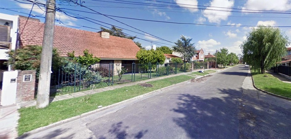 OPORTUNIDAD! ESPECTACULAR CASA 7 AMB, 270 M2 CON PISCINA, POOL HOUSE, JARDIN, QUINCHO ITUZANGO/CASTELAR