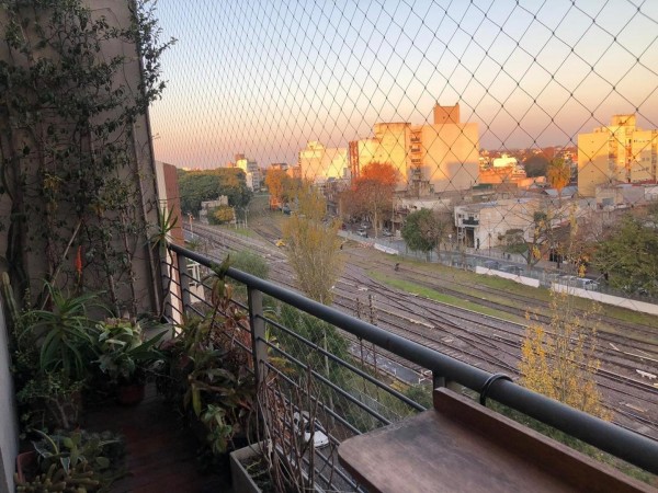 OPORTUNIDAD! CASA EN PH AL FRENTE C/ COCHERA Y JARDIN , HAEDO A 3 CUADRAS DE LA ESTACION