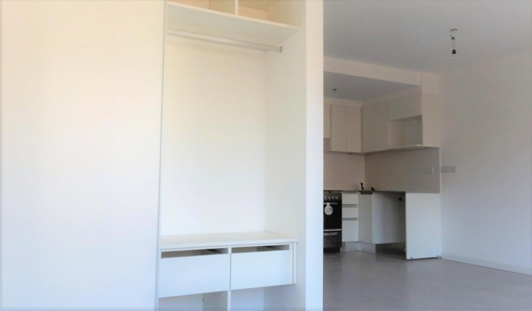 OPORTUNIDAD! HERMOSO DEPARTAMENTO CASI A ESTRENAR EN PLENO CENTRO COMERCIAL DE CASTELAR A METROS DE ARIAS