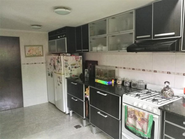 OPORTUNIDAD HERMOSA CASA DE 5 AMBIENTES JARDIN Y COCHERA EN PADUA NORTE 160 M2 CASI A ESTRENAR