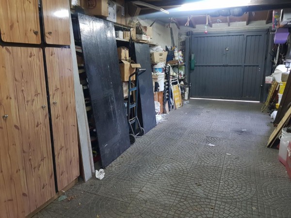 OPORTUNIDAD HERMOSA CASA DE 5 AMBIENTES JARDIN Y COCHERA EN PADUA NORTE 160 M2 CASI A ESTRENAR