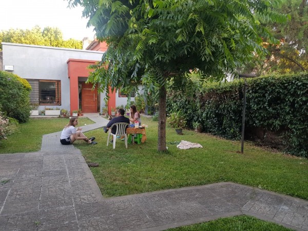 OPORTUNIDAD HERMOSA CASA DE 5 AMBIENTES JARDIN Y COCHERA EN PADUA NORTE 160 M2 CASI A ESTRENAR