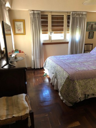 OPORTUNIDAD !! HERMOSO CHALET 5 AMBIENTES EN PADUA SUR, COCHERA DOBLE Y JARDIN