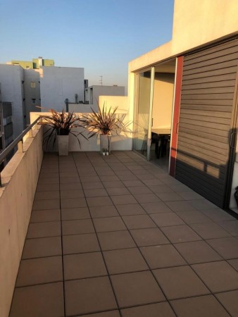 OPORTUNIDAD!!EXCELENTE PISO ATERRAZADO 4 AMBIENTES, SUM Y COCHERA EN PLENO CENTRO COMERCIAL DE HAEDO