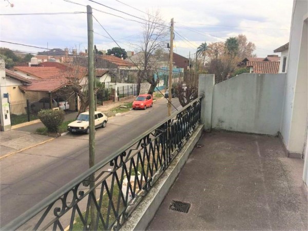 OPORTUNIDAD UNICA EN PADUA SUR! 2 CASAS EN UNA EN EL MEJOR LUGAR!! MAS UN LOCAL COMERCIAL!!