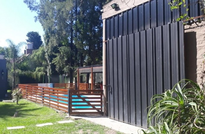 OPORT UNICA!!CASAQUINTA A ESTRENAR 6 AMB.EST.MINIMALISTA, PISCINA QUINCHO+DEPTO A 1 CDRA DE M.FIERRO