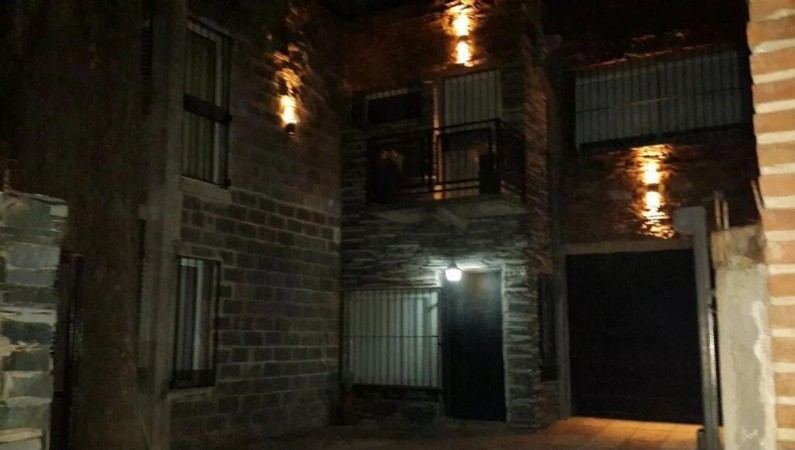 OPORTUNIDAD!!CASAQUINTA EN PARQUE LELOIR A ESTRENAR!! 4 AMB, 250M2, 2PTS, A MTS DE M.FIERRO!!