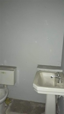 SUPER OPORTUNIDAD 2 FLIAS! CASA 5 AMB,GRAN COCHERA CUB.,PATIO,PARRILLA + DEPTO 2 AMB.ZONA BASE AEREA