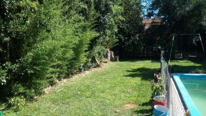 EXC.CHALET DE 9 AMB.2 PLANTAS,PISCINA,PARQUE,A 2 CDS DE CTRO COM.CASTELAR STA ROSA,APTO 2 FAMILIAS!!