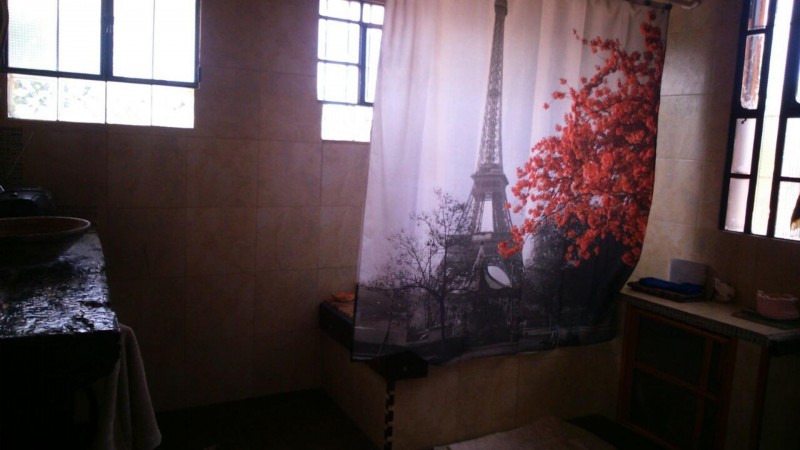 EXC.CHALET DE 9 AMB.2 PLANTAS,PISCINA,PARQUE,A 2 CDS DE CTRO COM.CASTELAR STA ROSA,APTO 2 FAMILIAS!!