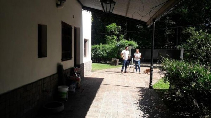 OPORTUNIDAD UNICA! HERMOSA CASA QUINTA EN PARQUE LELOIR - EXCELENTE UBICACION