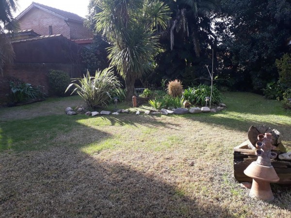 OPORTUNIDAD!! HERMOSA CASA TIPO QUINTA EN PADUA SUR +DEPTO+QUINCHO+OFICINA,SOBRE 2LOTES,24 X 37 MTS