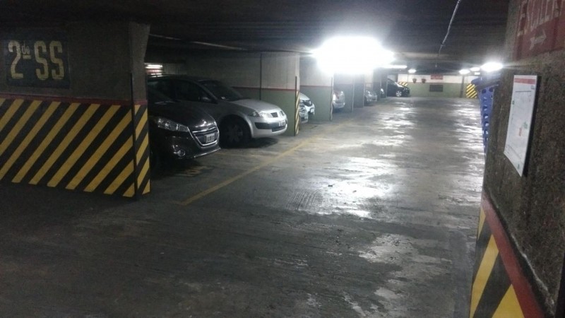 EXC. COCHERA DOBLE FIJA EN TRIBUNALES - INMEJORABLE UBICACION - VIGILANCIA 24HS - ACCESO PRIVADO