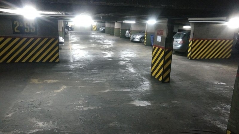 EXC. COCHERA DOBLE FIJA EN TRIBUNALES - INMEJORABLE UBICACION - VIGILANCIA 24HS - ACCESO PRIVADO