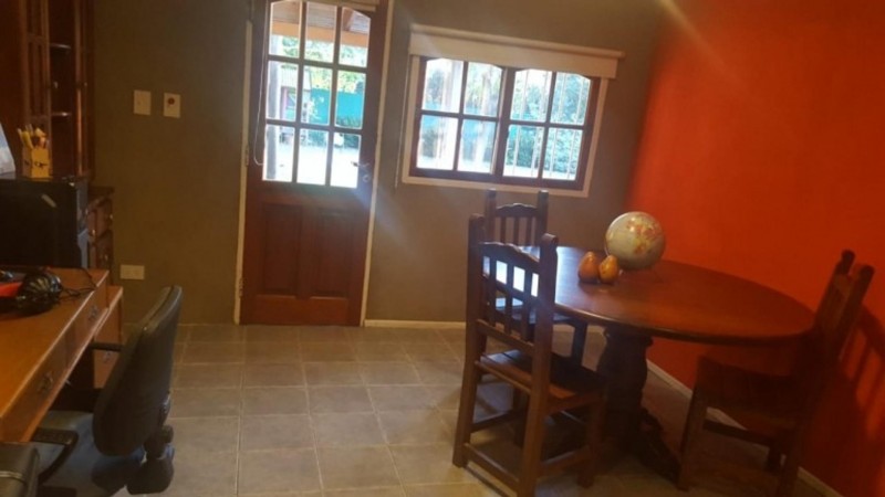 OPORTUNIDAD!! HERMOSA CASA QUINTA 5 AMB. MORENO