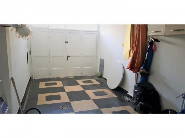 OPORTUNIDAD!!! HERMOSA CASA EN HAEDO 220M2, 2PTS,GRAN PARQUE,COCHERA,LOTE 10X38,OPCION 100M2 MAS