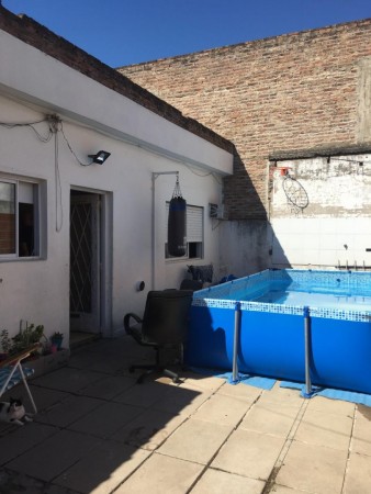 OPORTUNIDAD!! PH DE 4 UNIDADES EN MORON SUR