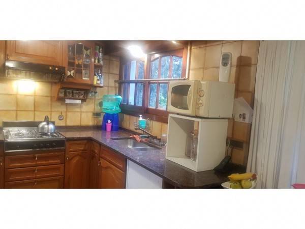 EXCELENTE OPORTUNIDAD EN HAEDO A 3 CUADRAS DE LA ESTACION Y DEL CENTRO COMERCIAL!! CASA EN PH AL FRENTE 130M2 TODA LA PLANTA BAJA, CON COCHERA, PATIO Y TERRAZA