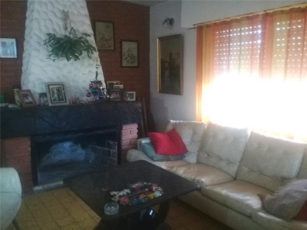 OPORTUNIDAD UNICA!! EXC. CHALET EN PADUA SUR A 10 CDS DEL CENTRO, 200M2 LOTE DE 18 X 62 , 6 AMB.