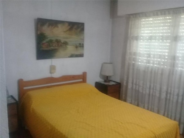 OPORTUNIDAD UNICA!! EXC. CHALET EN PADUA SUR A 10 CDS DEL CENTRO, 200M2 LOTE DE 18 X 62 , 6 AMB.