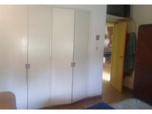 OPORTUNIDAD UNICA!! EXC. CHALET EN PADUA SUR A 10 CDS DEL CENTRO, 200M2 LOTE DE 18 X 62 , 6 AMB.