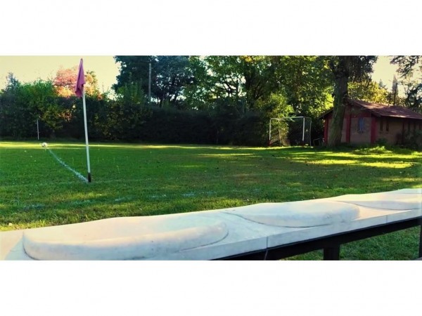 EXCELENTE OPORTUNIDAD!! CASA SOBRE LOTE DE 1500M2 PARQUIZADO EN EL CORAZON DE PARQUE LELOIR!!