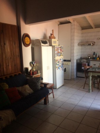 CASA CASTELAR NORTE  MULTIFAMILIAR 220M2 5AMB+DPTO+COCHERA P/3 AUTOS IMPERDIBLE OPORTUNIDAD!! 