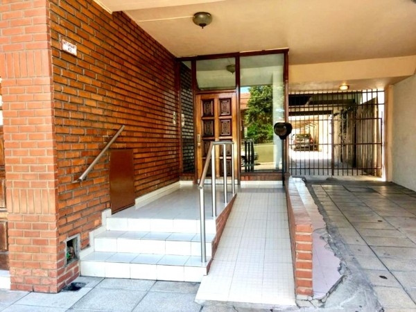 OPORTUNIDAD IMPERDIBLE!! DEPTO 2 AMB. 1° PISO, 55m2, BALCÓN, OPCIONAL COCHERA, EN CENTRO DE MORÓN