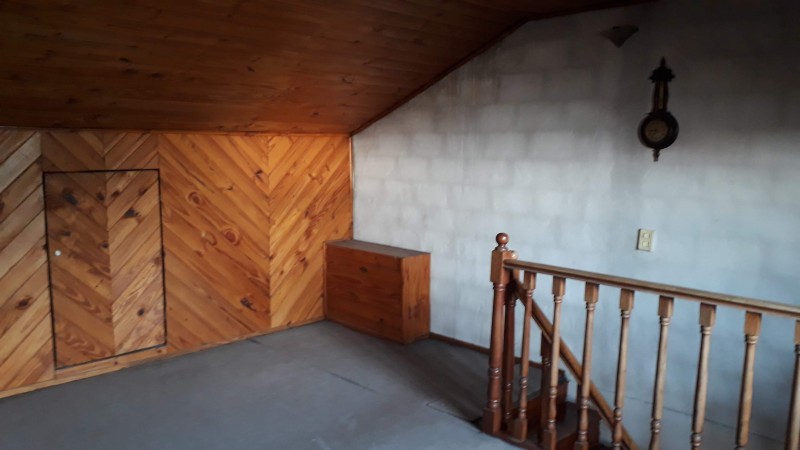 CASA 5 AMB. CASTELAR DE 240 M2, 5 AMB, 2 COCHERAS, SOBRE LOTE DE 345 M2 ES ESPECTACULAR EN OPORTUNIDAD HOY!!