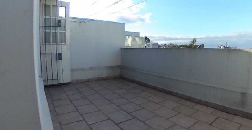 DUPLEX EN DEVOTO DE 2 PLANTAS, 3 A 4 AMB.CON TERRAZA C PARRILLA, PATIO Y COCHERA, 110M2. OPORTUNIDAD HOY!!