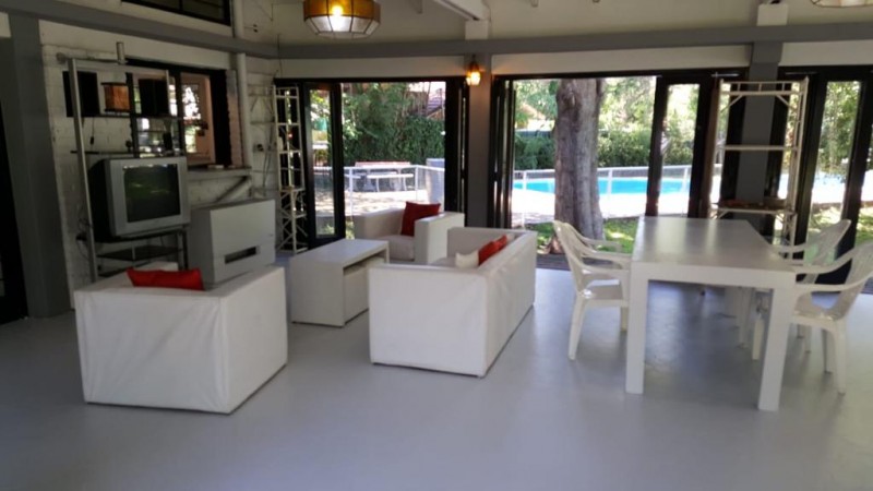 CASA QUINTA EN EL CORAZON DE PQUE.LELOIR LOTE 2.000M2, CASA 200M2, PISCINA DE 20MTS EN  OPORTUNIDAD