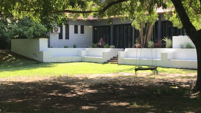 CASA QUINTA EN EL CORAZON DE PQUE.LELOIR LOTE 2.000M2, CASA 200M2, PISCINA DE 20MTS EN  OPORTUNIDAD