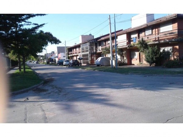 DEPTO EN EL FARO A 1 CUADRA DE LA PLAYA, 2 AMB + ENTREPISO + BALCON "SIN EXPENSAS"