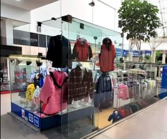 LOCAL  PLANTA BAJA CON GRAN DEPÓSITO SOBRE LA CALLE FLORIDA CAPITAL FEDERAL! OPORTUNIDAD UNICA