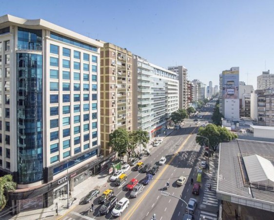 EXCELENTE SEMIPISO 5 AMBIENTES EN BELGRANO CON BALCON Y COCHERA AV. LIBERTADOR AL 5600  Y LA PAMPA