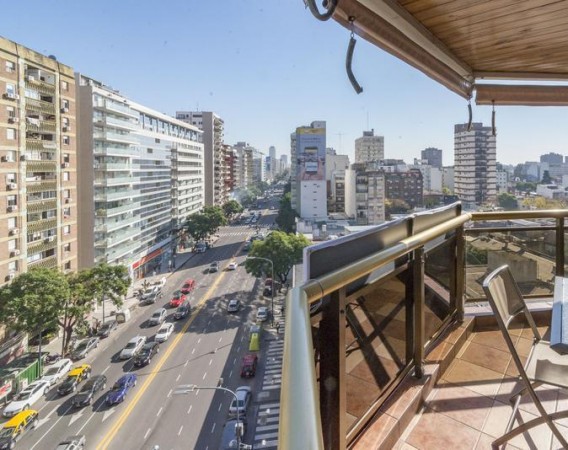 EXCELENTE SEMIPISO 5 AMBIENTES EN BELGRANO CON BALCON Y COCHERA AV. LIBERTADOR AL 5600  Y LA PAMPA