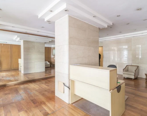 EXCELENTE SEMIPISO 5 AMBIENTES EN BELGRANO CON BALCON Y COCHERA AV. LIBERTADOR AL 5600  Y LA PAMPA