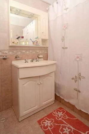 EXC.SEMIPISO DE 4 AMBIENTES, 3 DORMITORIOS + DEPENDENCIA CON COCHERA Y BAULERA! 