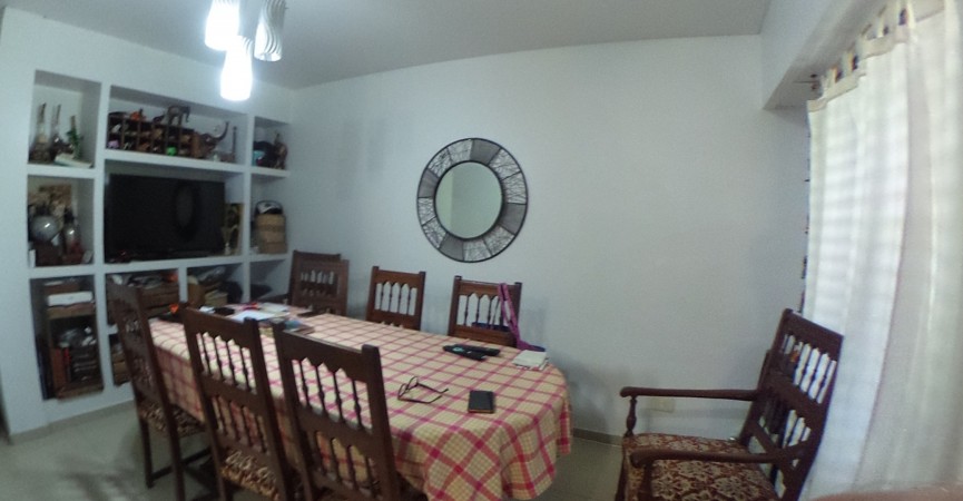 VENTA CHALET SAN ANTONIO DE PADUA  6 AMB  2 PTS TODO A NUEVO, GARAGE DOBLE, PISCINA DE 11X6 S/ LOTE DE 53 MTS DE FONDO