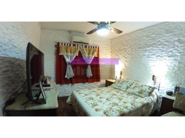 CHALET EN ITUZANGÓ NORTE ZONA CENTRO, LOTE 250M2, 5 AMB, PISCINA, COCHERA ACEPTA PERMUTA