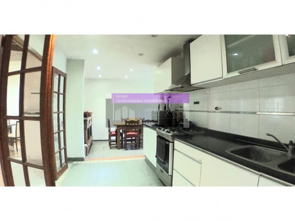 CASA 5 AMB ITUZAINGO NORTE CENTRO - DE ESTILO MODERNO A NUEVO C/PISCINA, COCHERA EXC. OPORTUNIDAD! HERMOSA! VISITA HOY!!