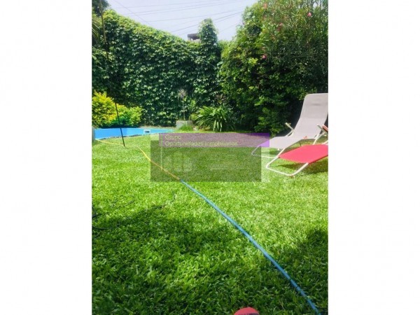 CASA 5 AMB ITUZAINGO NORTE CENTRO - DE ESTILO MODERNO A NUEVO C/PISCINA, COCHERA EXC. OPORTUNIDAD! HERMOSA! VISITA HOY!!