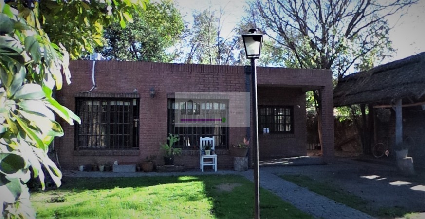 CASA EN  VILLA ARIZA ITUZAINGO NORTE, 130 M2 CONSTRUIDOS SOBRE LOTE DE 12.5 X 27.5 M2 DE CONCEPTO ABIERTO OPORTUNIDAD!