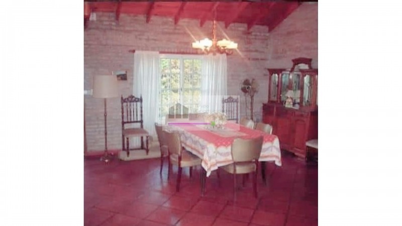 EXCELENTE CASA QUINTA 8 AMBIENTES, 5 DORMITORIOS, PARQUE, PISCINA EN BARRIO EL MORO MARCOS PAZ