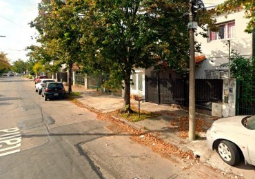 CASA 7 AMB CASTELAR CTRO 2 PTAS 240M2 LOTE 40 X 8,66, 7 AMB+GARAGE+JARDIN 20MTS*APTA EMPREND