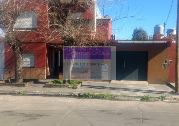 OPORTUNIDAD ÚNICA!!  DOS DPTOS AL PRECIO DE UNO, LOTE DE 185 M2, OPCIÓN VIVIENDA MULTIFAMILIAR, EN ISIDRO CASANOVA LA MATANZA!!